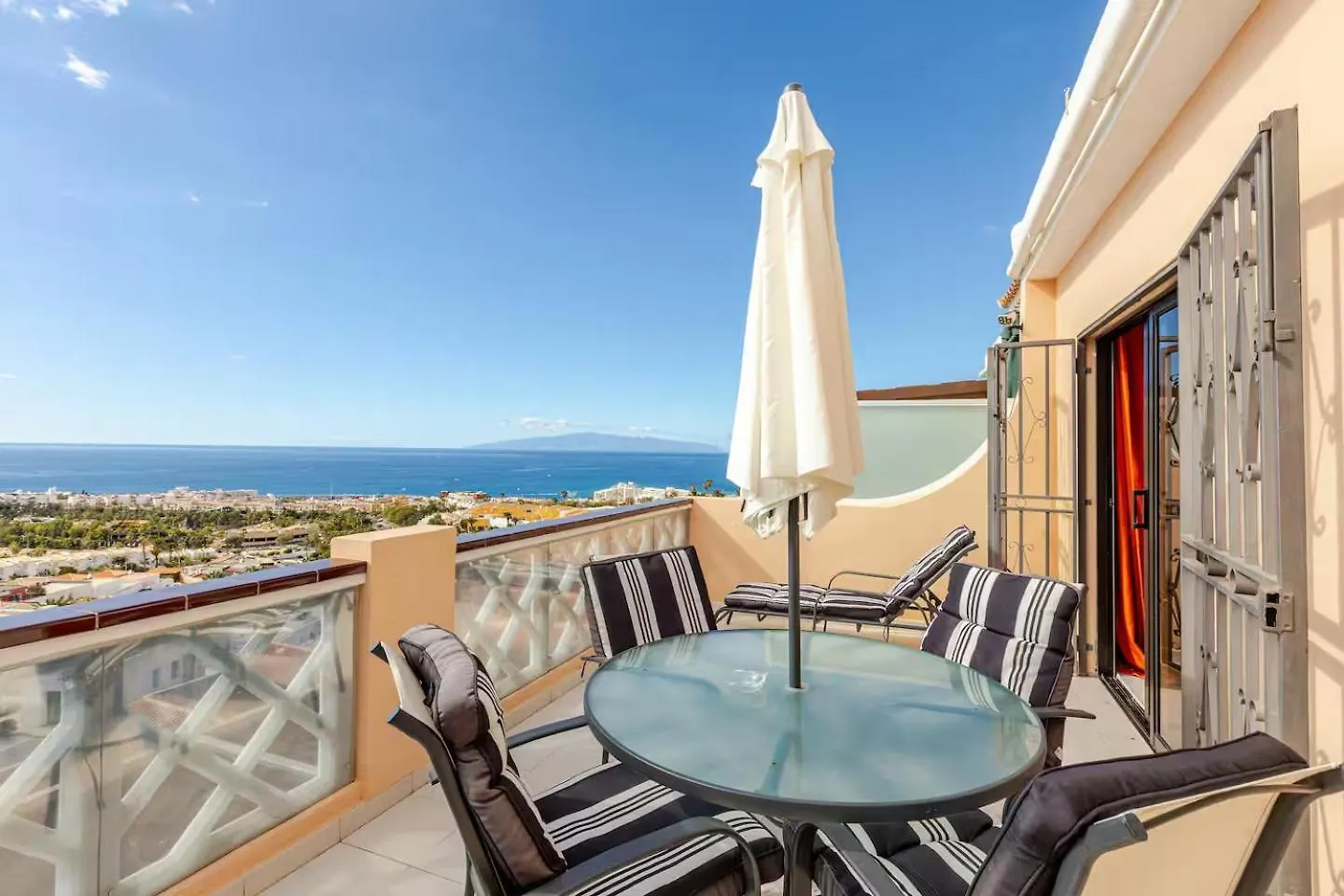 Paradise Court Ocean View location